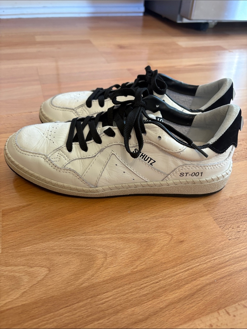 SCHUTZ Women's ST-001 Leather Sneakers in white and black size 6.5
